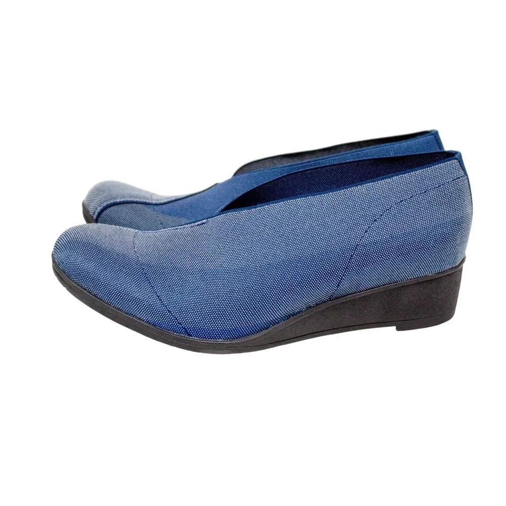 Charleston Shoe Co The Cape Toe Wedge Loafer V-Cut Low Heel Women's Size 8